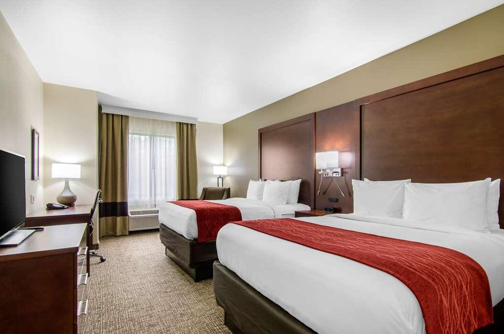 Comfort & - Kansas Hotel