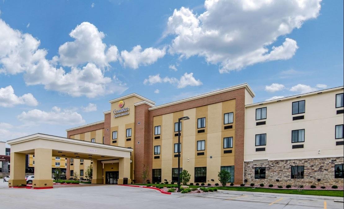 Comfort & - Kansas Hotel