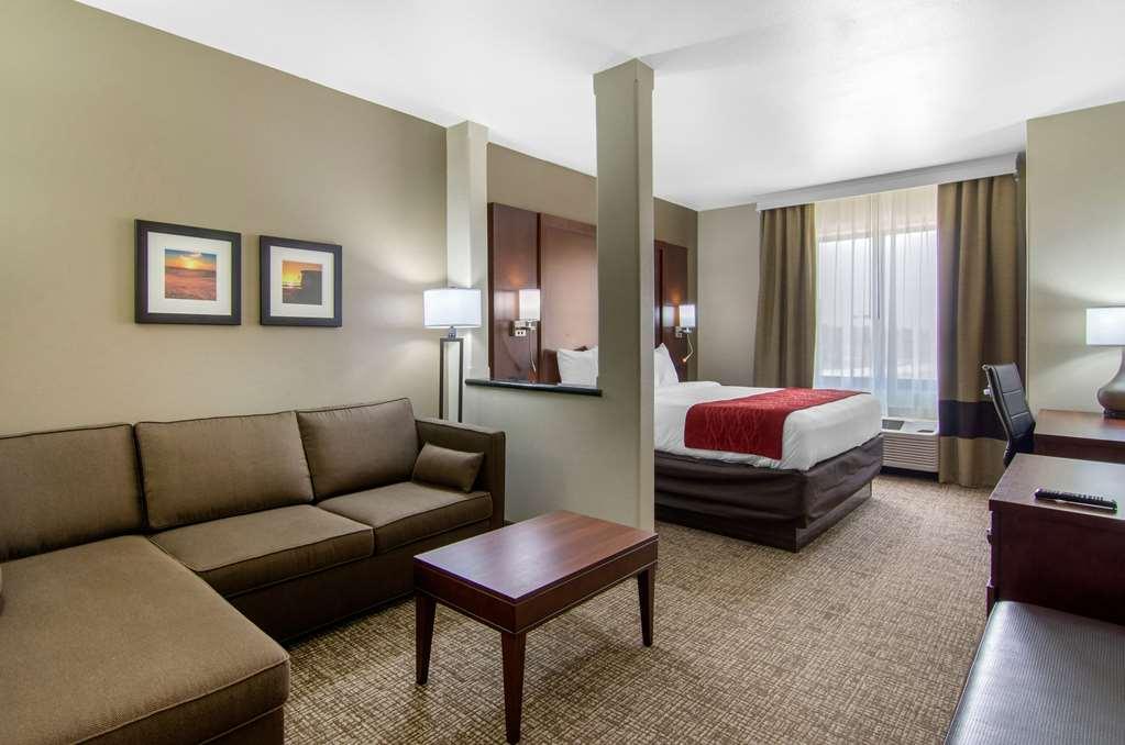 Comfort & - Kansas Hotel Shawnee