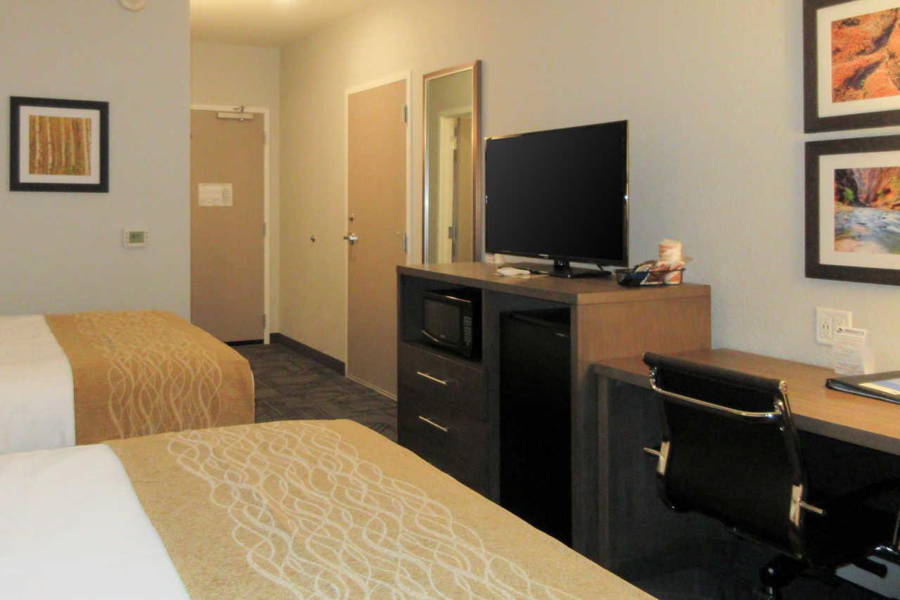 Comfort & - Kansas City 2*